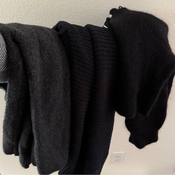 American Eagle Oversized Knit Sweater - Picture 7 of 7